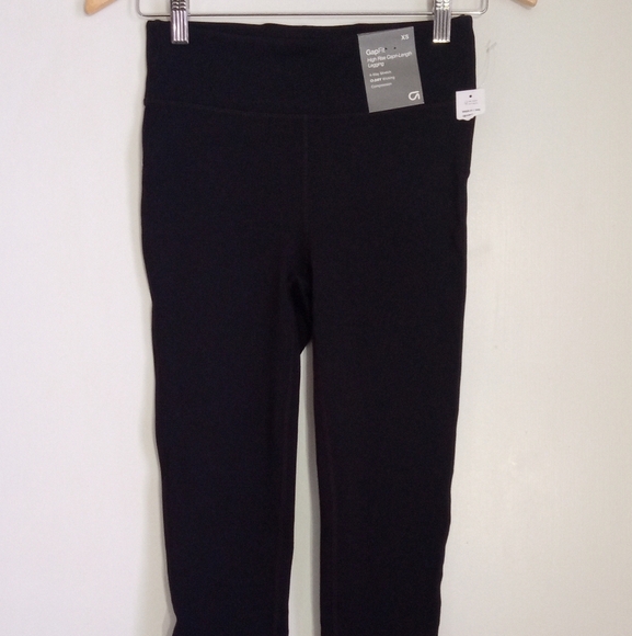 Gap fit high rise capri-length leggings in black women size X small NWT - Picture 1 of 9